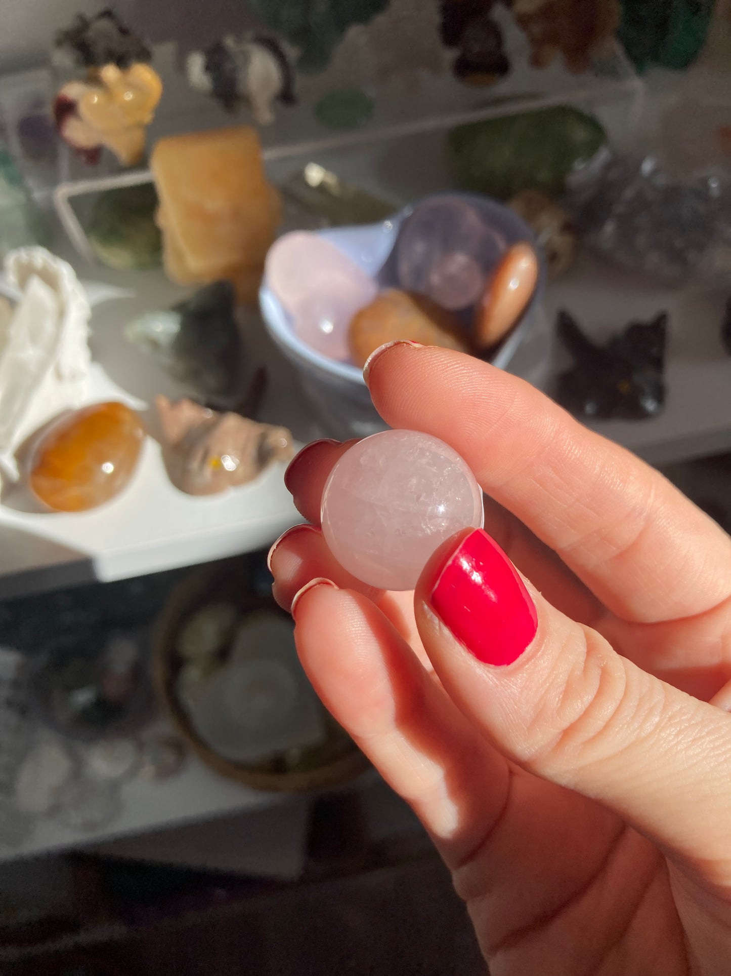 Mini rose quartz sphere
