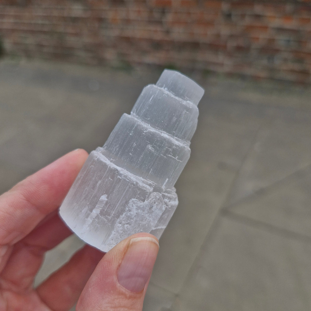 Selenite Tower 79g 5.7cm