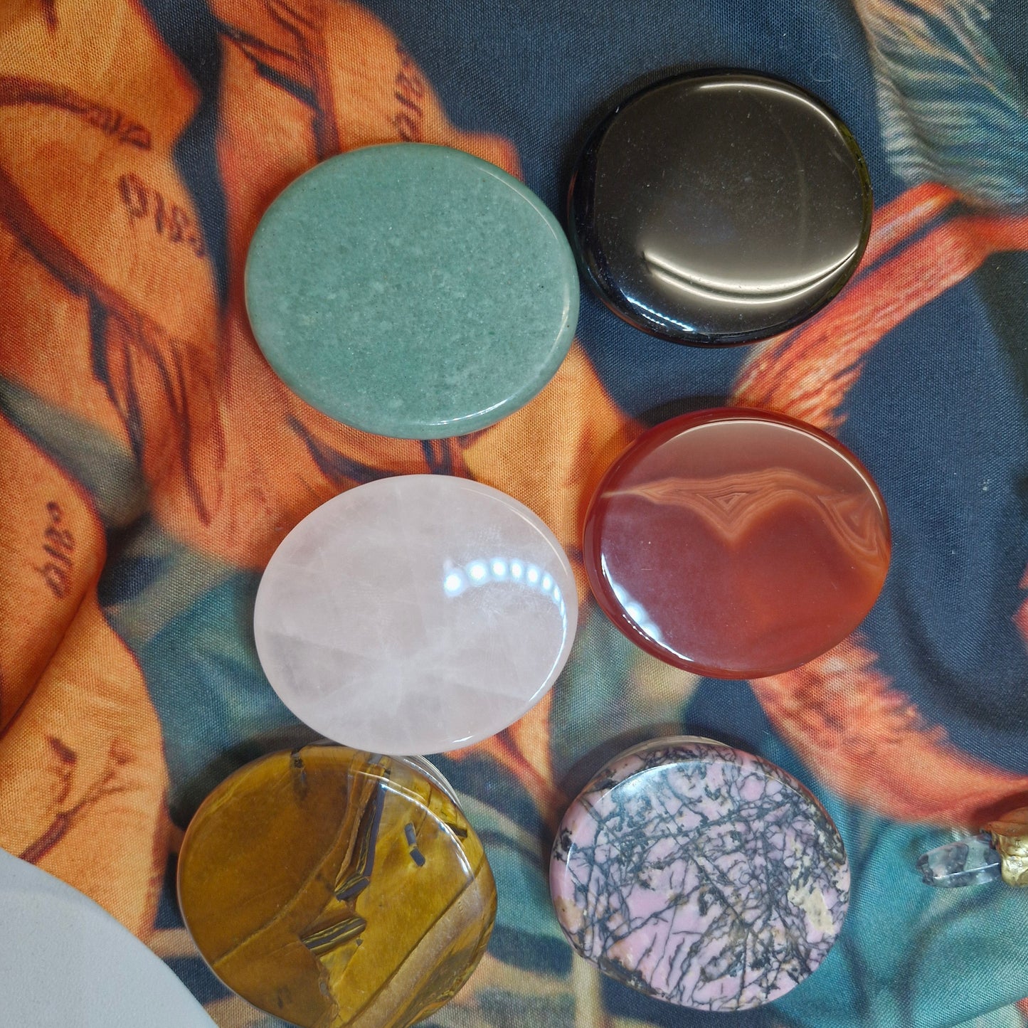 'Popsocket' type phone holder crystal