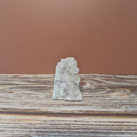 Quartz cutbase free standing geode D