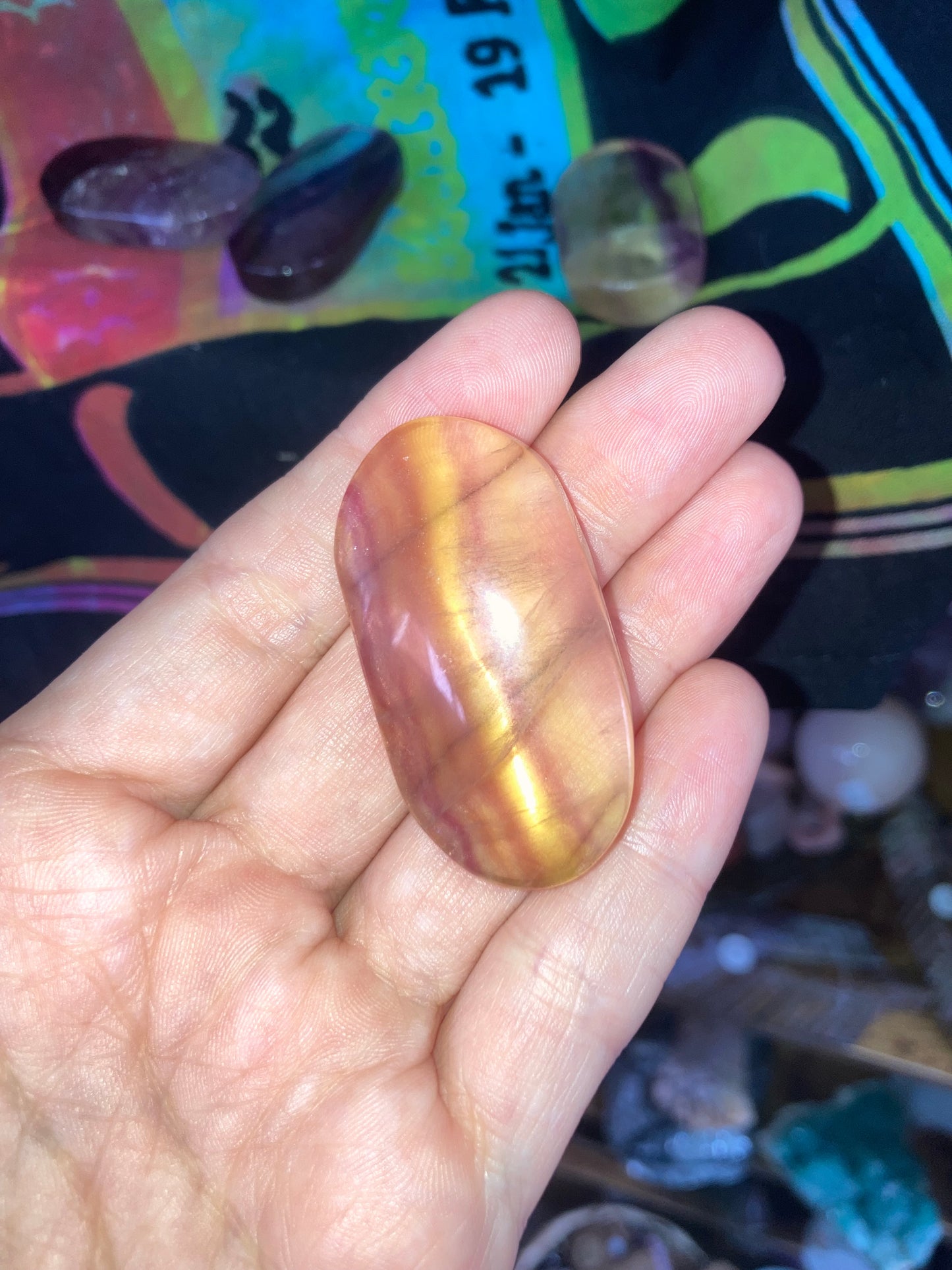 Candy fluorite palm stones