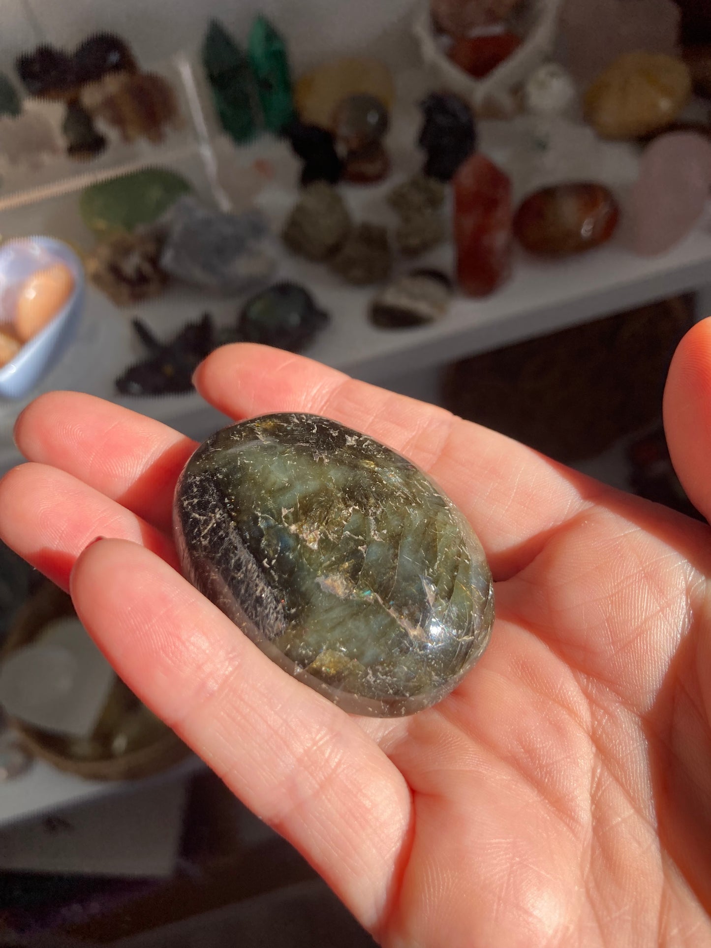 Labradorite palm stone