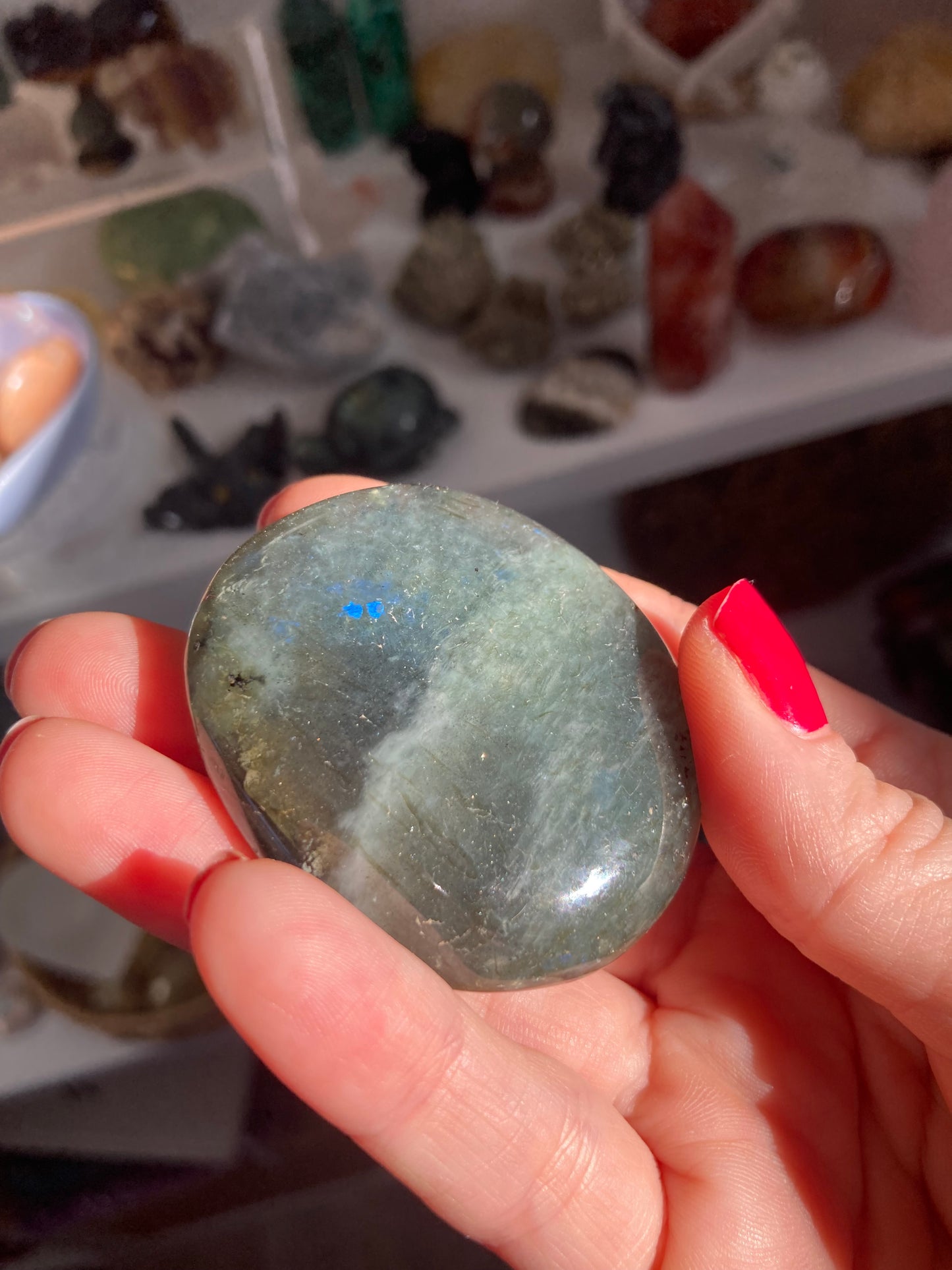 Labradorite palm stone