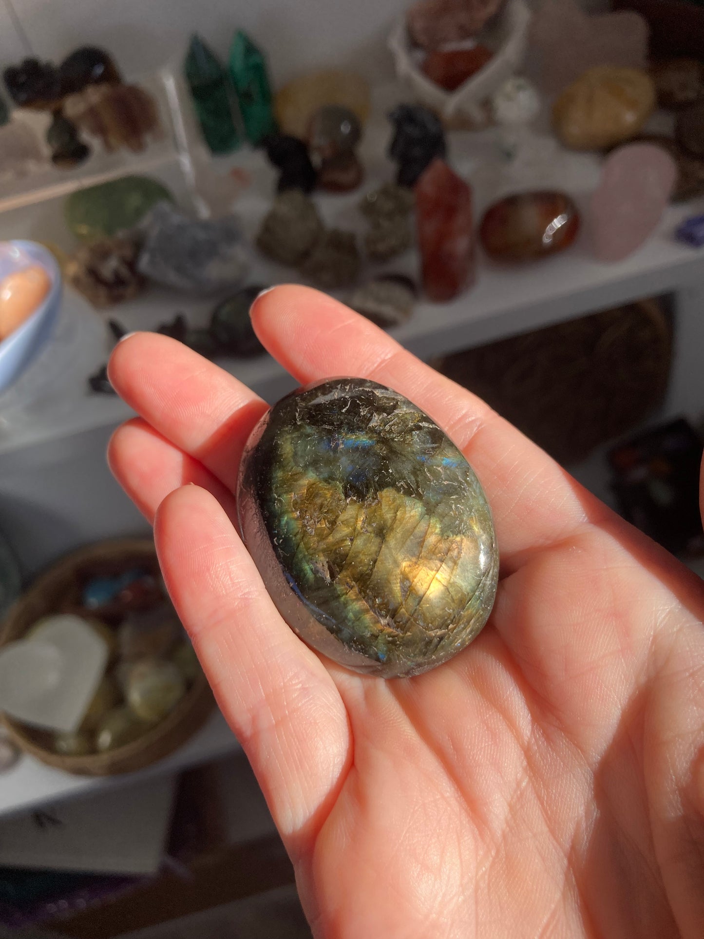 Labradorite palm stone