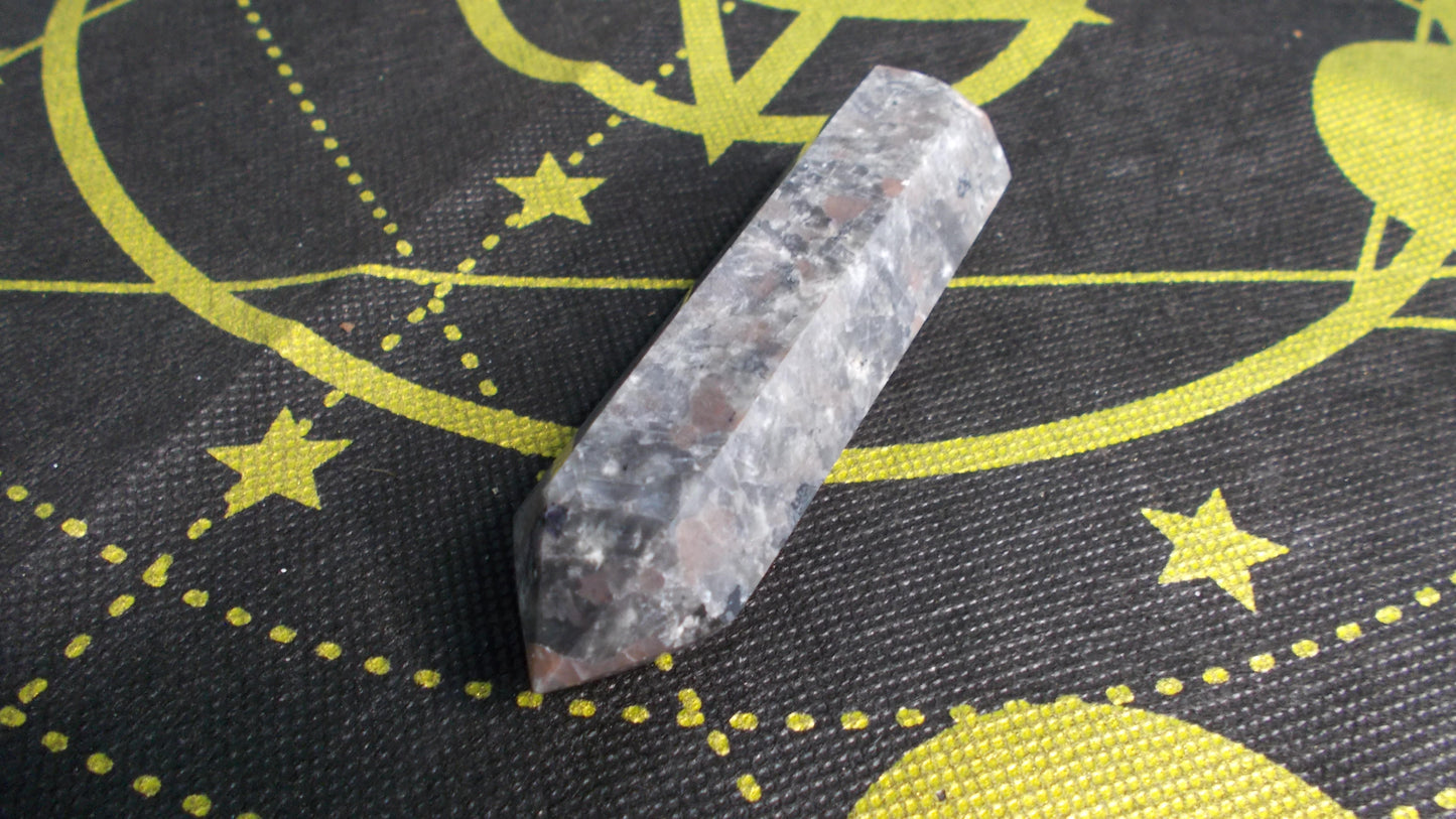 Yooperlite (UV reactive)