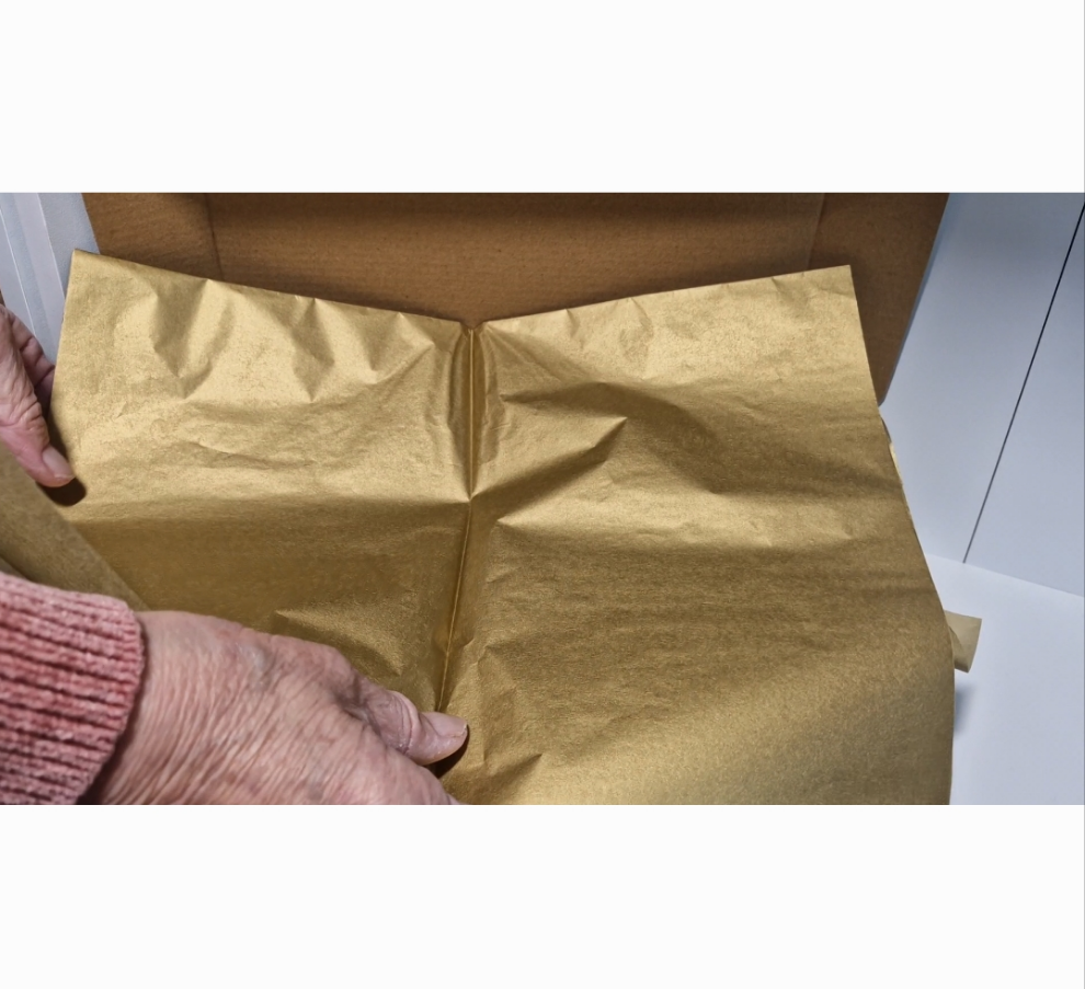 Gold crystal mystery box