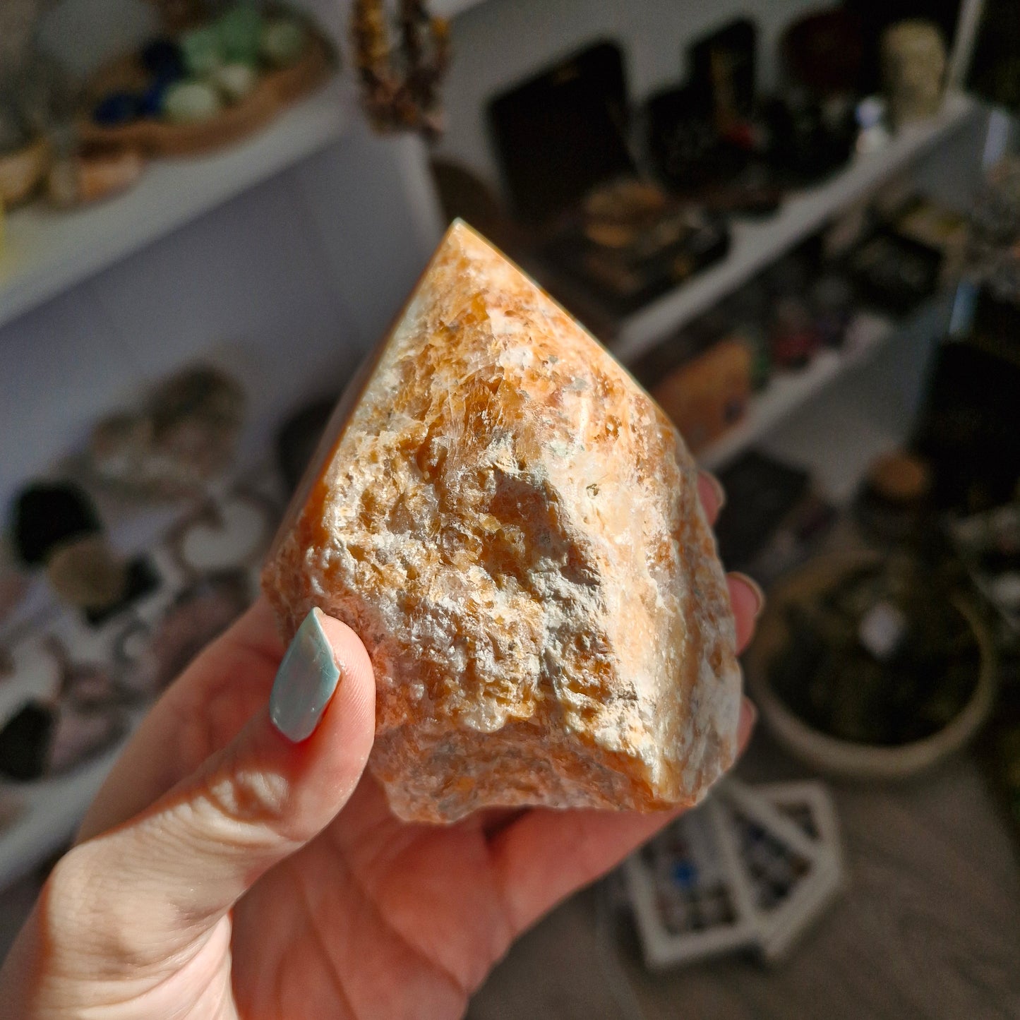 Orchid calcite generator cut base point