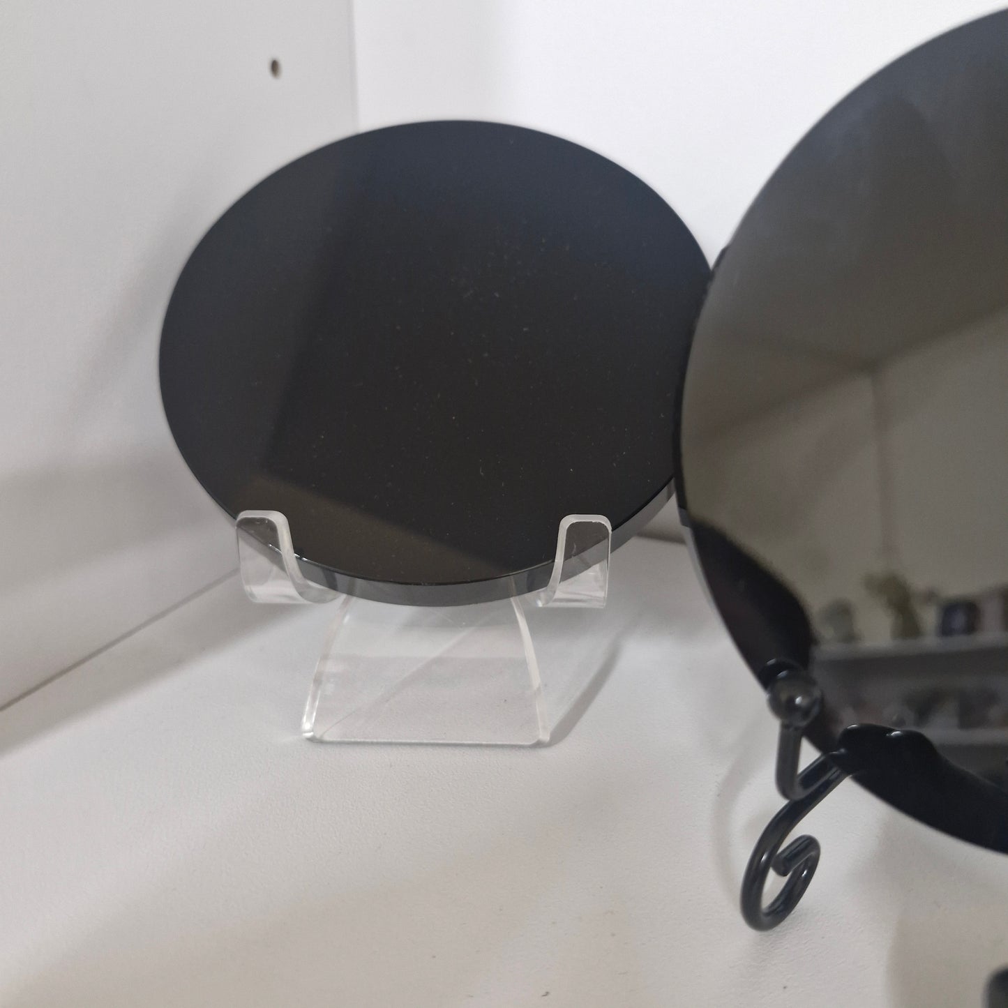 Obsidian scrying mirror