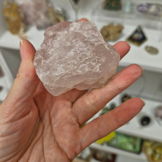 134g raw rose quartz