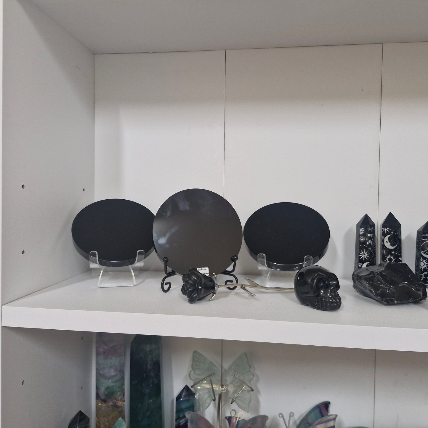 Obsidian scrying mirror