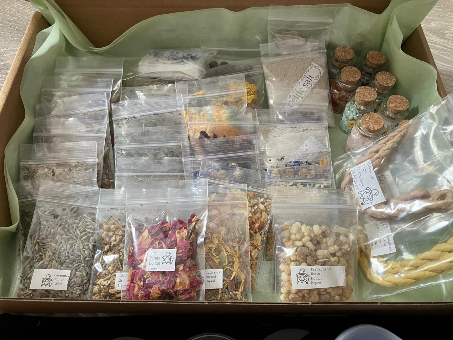 Deluxe witchcraft and divination kit