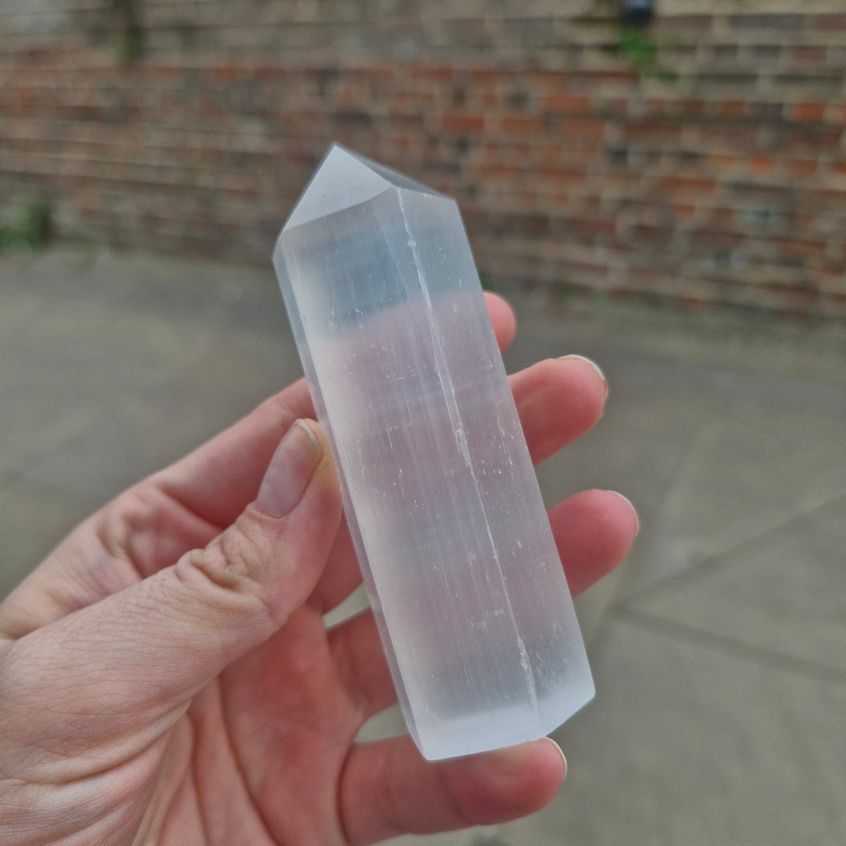 Selenite Tower 122g 9.1cm