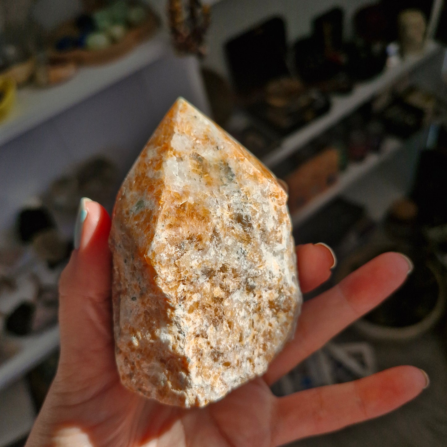 Orchid calcite generator cut base point